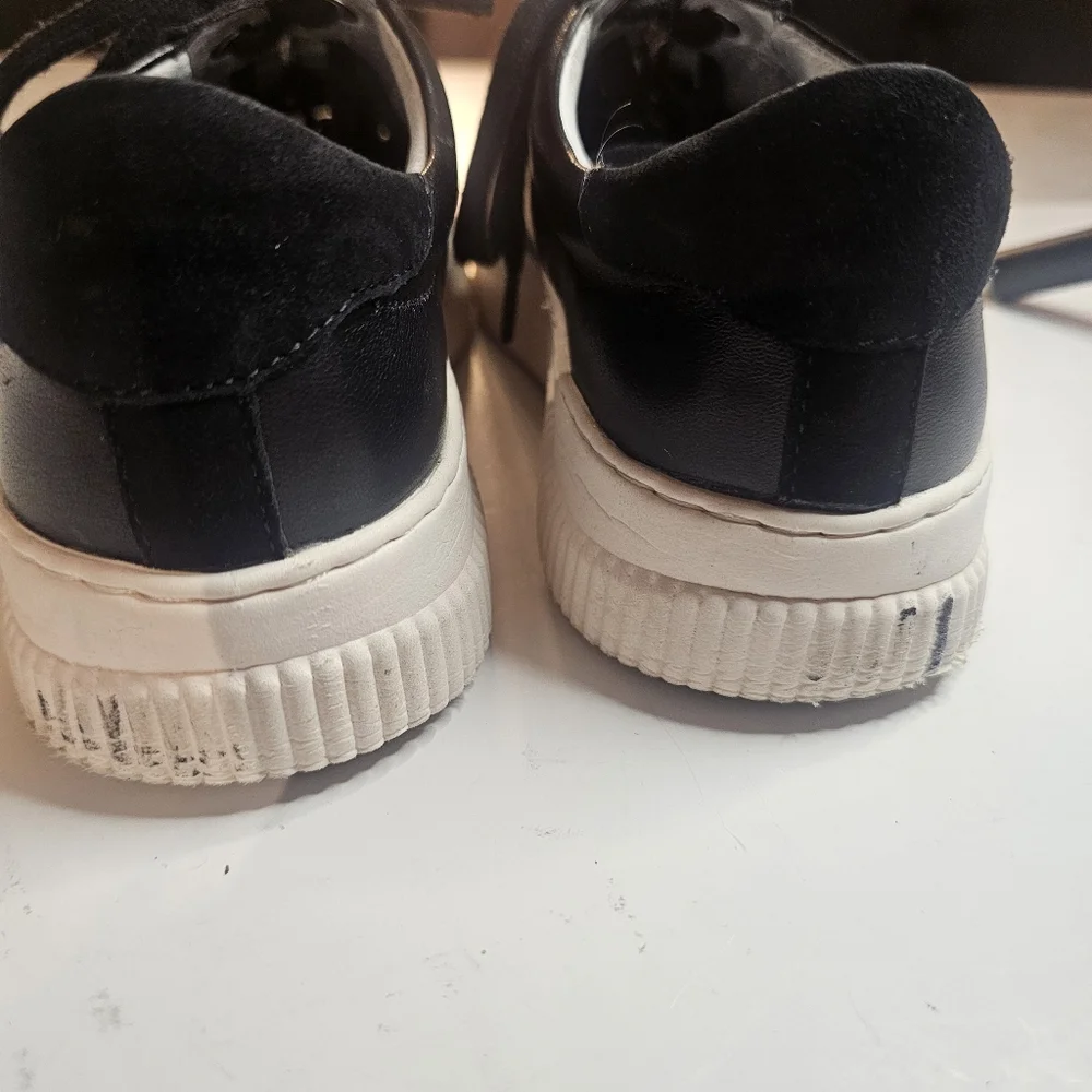 SOFFT WOMENS BLACK LEATHER PLATFORM SNEAKERS SIZE 7M